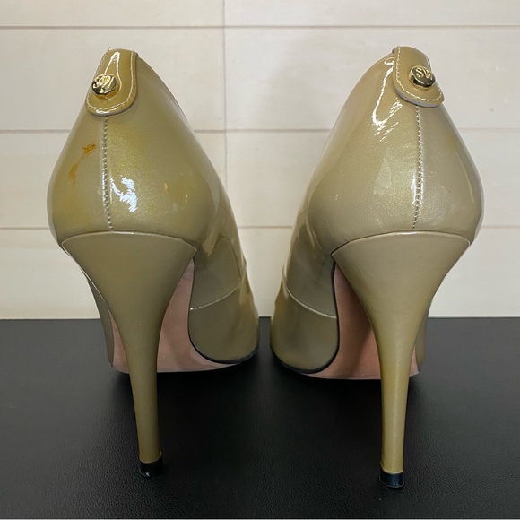 Stuart Weitzman Peep Toe Heels Patent Leather Women's Size 9.5 Shoes M Gold - Picture 6 of 10